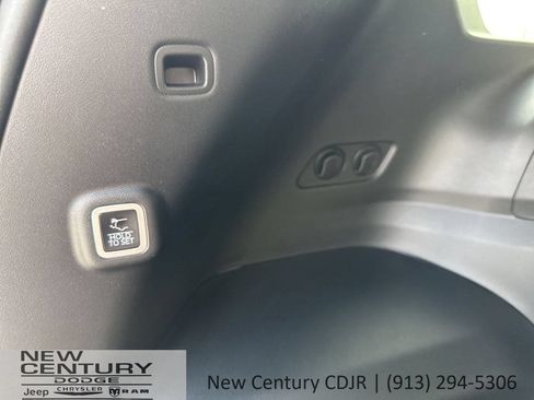 New 2026 Jeep Cherokee Limited AWD/4WD image 12