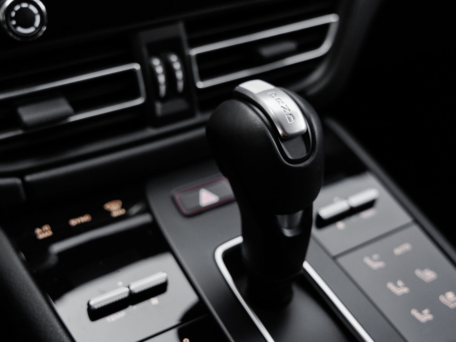 Used 2026 Porsche Macan AWD/4WD image 22