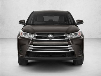 Used 2017 Toyota Highlander LE video 2