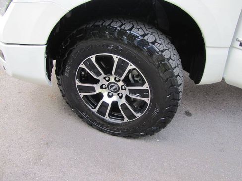 Used 2024 Nissan Titan SV w/ SV Convenience Package AWD/4WD image 34