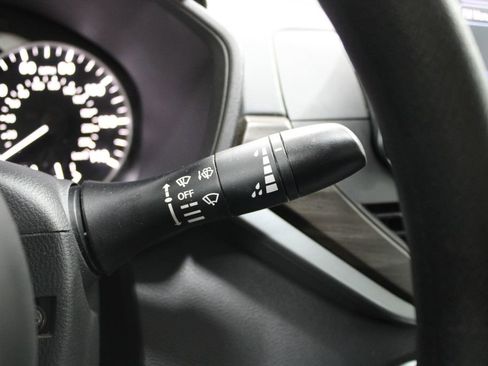 Used 2024 Nissan Altima 2.5 SV image 36