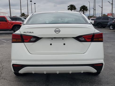Used 2025 Nissan Altima 2.5 SV image 6