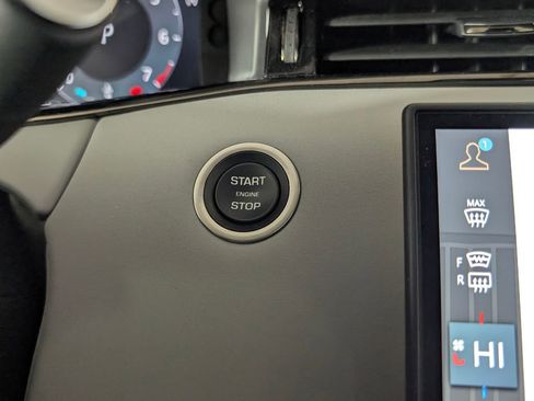 Used 2025 Land Rover Range Rover Evoque Dynamic SE image 33