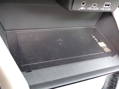 Used 2025 Subaru Forester Premium image 22