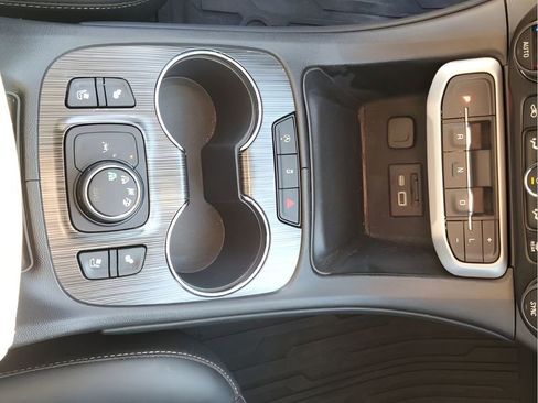 Used 2023 GMC Acadia SLT w/ Technology Package image 41