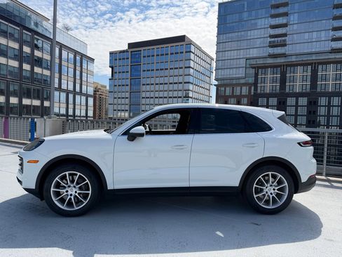 Certified 2024 Porsche Cayenne image 2