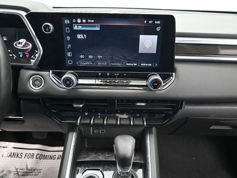 Used 2025 GMC Canyon Elevation image 15