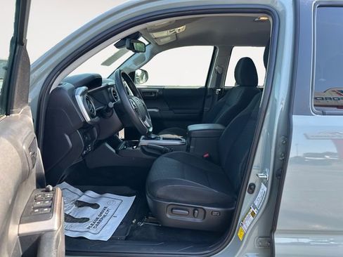 Used 2022 Toyota Tacoma SR5 w/ Trail Edition AWD/4WD image 9
