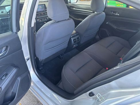 Used 2019 Nissan Altima 2.5 SV image 11