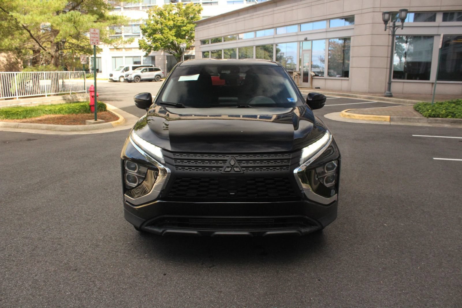 Used 2023 Mitsubishi Eclipse Cross LE AWD/4WD image 3