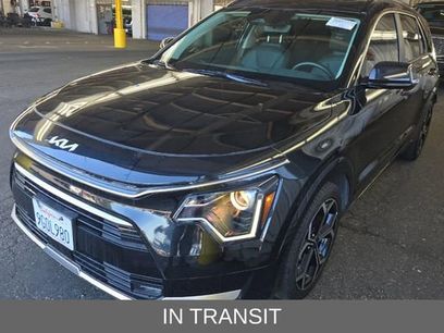 Used 2023 Kia Niro EX Touring