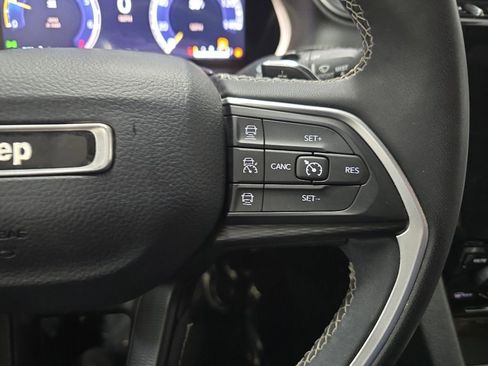Used 2023 Jeep Grand Cherokee L Laredo AWD/4WD image 20