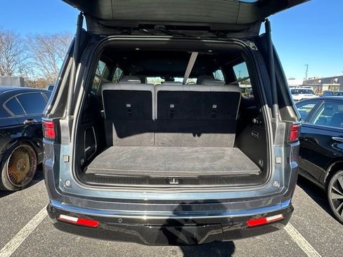 Used 2025 Jeep Wagoneer Series III w/ Premium Group I image 14