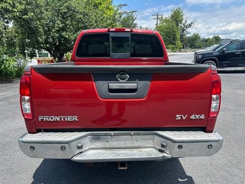 Used 2017 Nissan Frontier SV w/ SV Value Truck Package AWD/4WD image 5