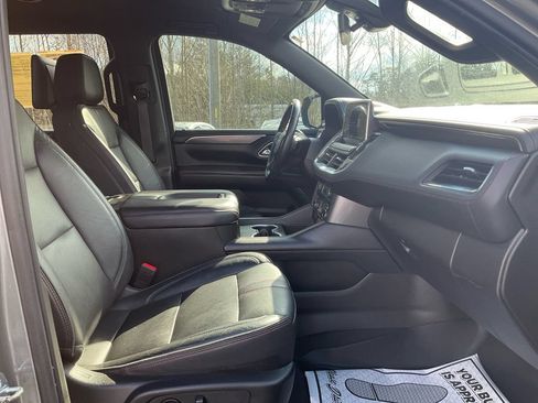 Used 2021 Chevrolet Tahoe RST w/ Luxury Package RWD image 12