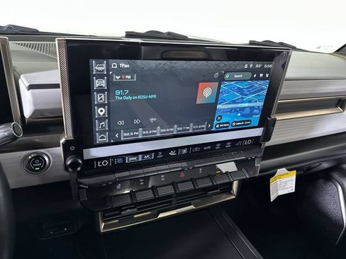Used 2024 GMC Hummer EV 2X w/ Extreme Off-Road Package AWD/4WD image 13