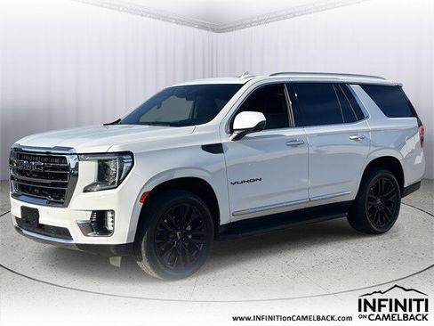 Used 2023 GMC Yukon SLT w/ SLT Premium Package image 2