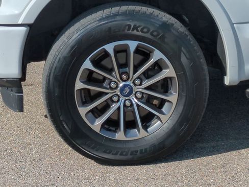 Used 2019 Ford F150 XLT w/ Equipment Group 302A Luxury image 14