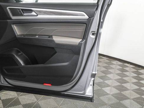 Used 2022 Volkswagen Atlas Cross Sport SE image 45