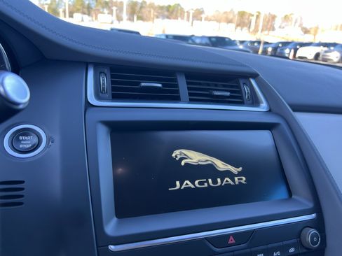 Used 2020 Jaguar E-PACE image 24