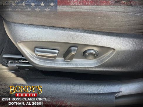 Used 2022 Toyota Camry LE image 9