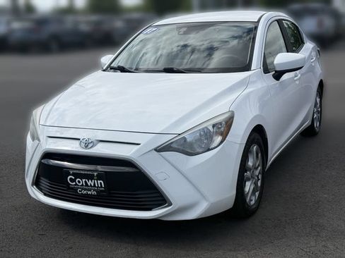 Used 2017 Toyota Yaris iA FWD image 5