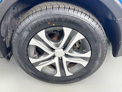 Certified 2017 Toyota RAV4 LE w/ Carpet Mat Package FWD image 30