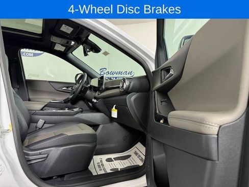 New 2026 Chevrolet Equinox LT w/ Convenience Package II AWD/4WD image 16