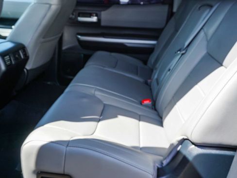 Used 2017 Toyota Tundra Limited w/ Limited Premium Package RWD image 16