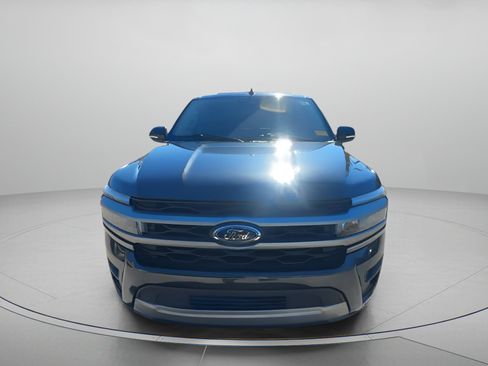 Certified 2023 Ford Expedition XLT image 7