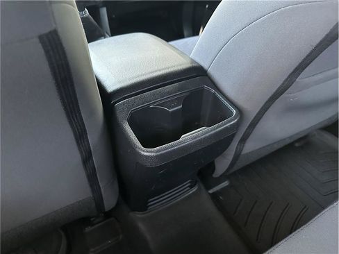 Used 2019 Toyota Tacoma TRD Off-Road w/ Technology Package AWD/4WD image 17