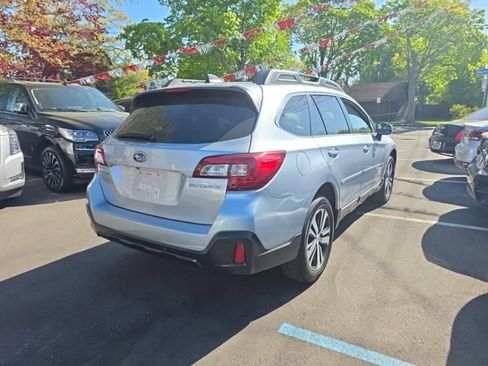 Used 2018 Subaru Outback 2.5i Limited AWD/4WD image 4