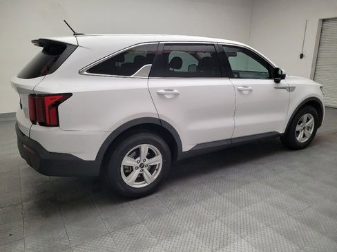 Used 2022 Kia Sorento LX FWD image 10