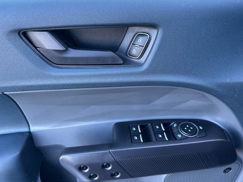 New 2025 Ford Maverick Lariat w/ Black Appearance Package image 12