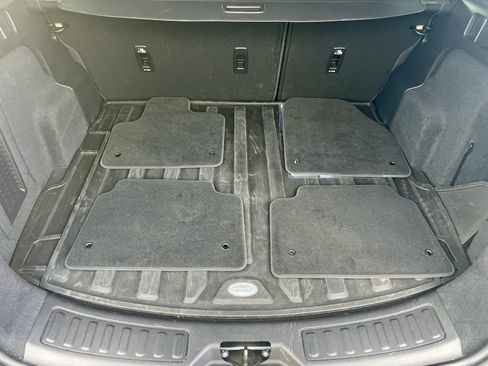 Certified 2024 Land Rover Discovery Sport Dynamic SE image 34