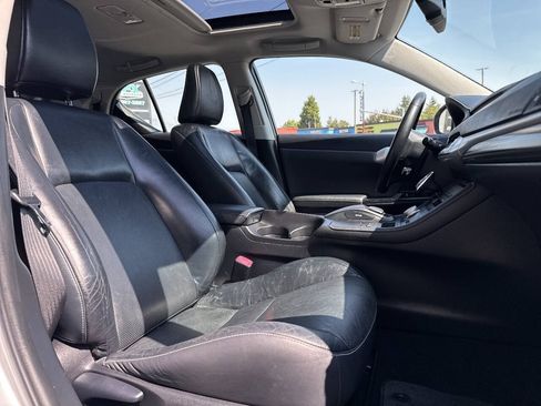 Used 2011 Lexus CT 200h Premium w/ Leather Pkg FWD image 17