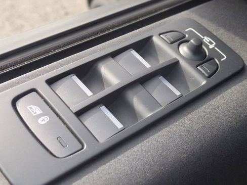 Used 2020 Land Rover Discovery Sport image 11