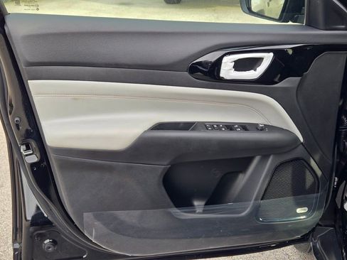 New 2026 Jeep Compass Limited w/ Sun, Sound & Navigation Group image 18