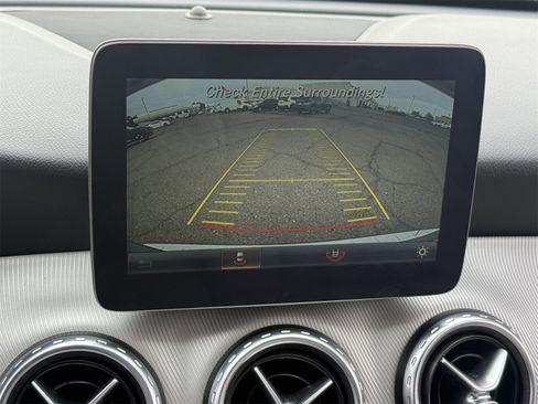 Used 2017 Mercedes-Benz GLA 250 4MATIC w/ Premium Package image 28