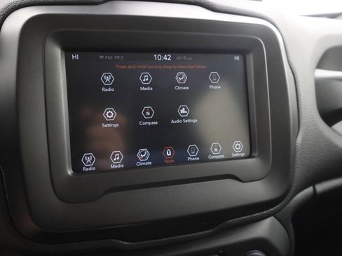Used 2019 Jeep Renegade Latitude AWD/4WD image 47