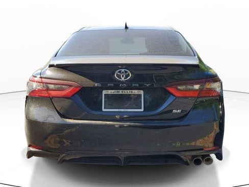 Used 2024 Toyota Camry SE image 5
