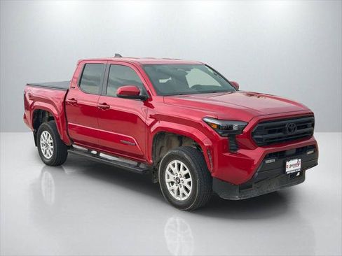Certified 2024 Toyota Tacoma SR5 AWD/4WD image 3