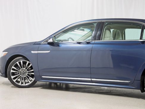 Used 2017 Lincoln Continental Reserve w/ Luxury Package image 10