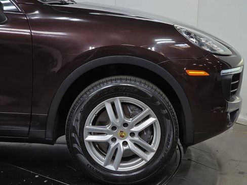 Used 2016 Porsche Cayenne AWD/4WD image 11