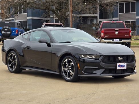 Used 2024 Ford Mustang Premium image 3