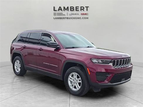 Used 2025 Jeep Grand Cherokee Laredo w/ Trailer Tow Package AWD/4WD image 7