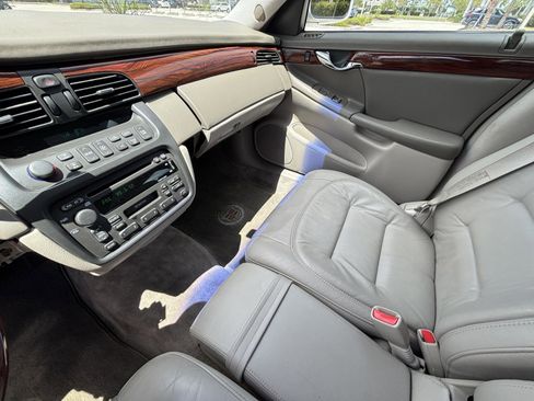 Used 2002 Cadillac De Ville Sedan w/ Comfort/Convenience Pkg image 13