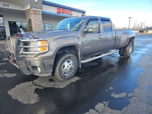 Used 2011 GMC Sierra 3500 SLT w/ SLT Convenience Package image 42