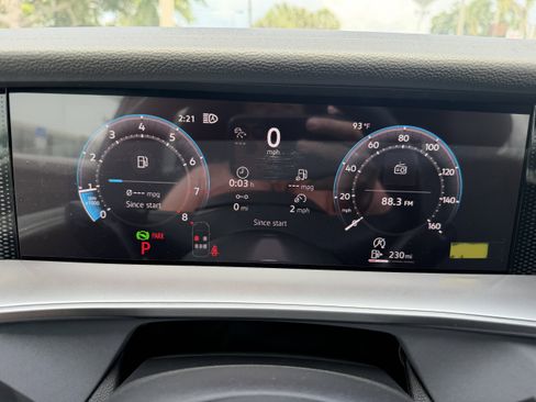 New 2026 Volkswagen Tiguan SE R-Line FWD image 28