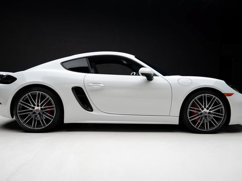 Used 2025 Porsche 718 Cayman GTS RWD image 35